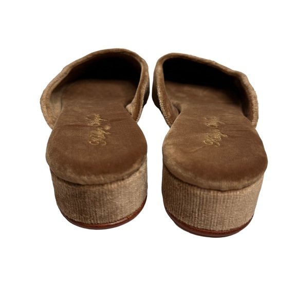 Kevyn Wynn the Elaine Velvet Floral Embellished Slip on Mule Womens Size 8 - Picture 6 of 6